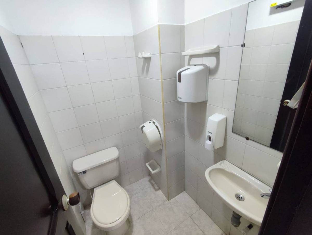 Local en Arriendo - Los Rosales, Pereira, 30,002 m² (foto 2) — CREBI