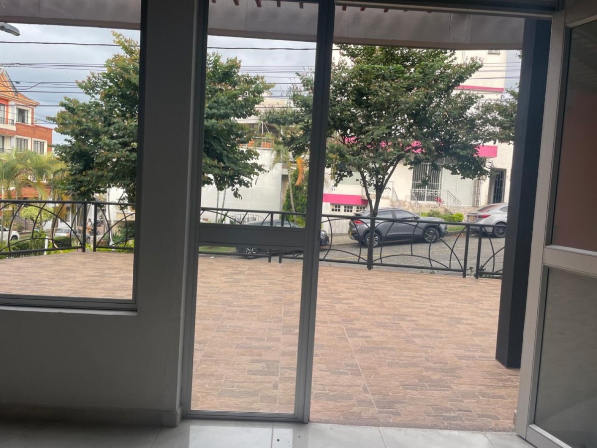 Local en Arriendo - Maraya, Pereira, 54,002 m² (foto 2) — CREBI