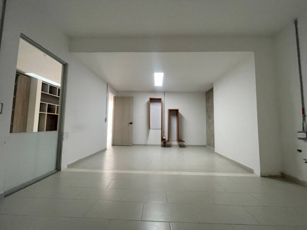 Local en Arriendo - Pinares, Pereira, 175,002 m² (foto 13) — CREBI