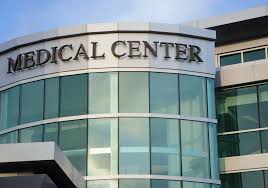 Lo que he visto en el mercado: Por qué los "Ladrillos Clínicos" son el refugio silencioso del 2025