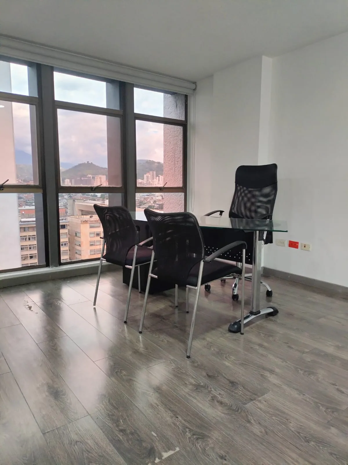 Oficina  en Arriendo - Pereira, Pereira Plaza de Bolivar, 25,0 m² (foto 3) — CREBI